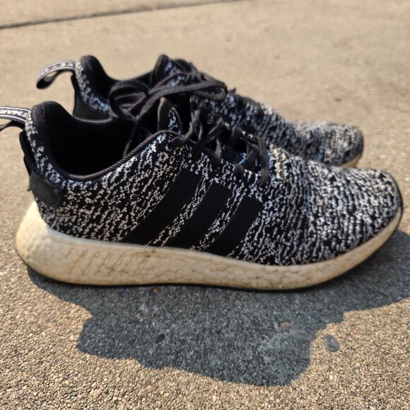 Adidas Men's US 9.5 NMD R2 Oreo - B22631 - Picture 5 of 8